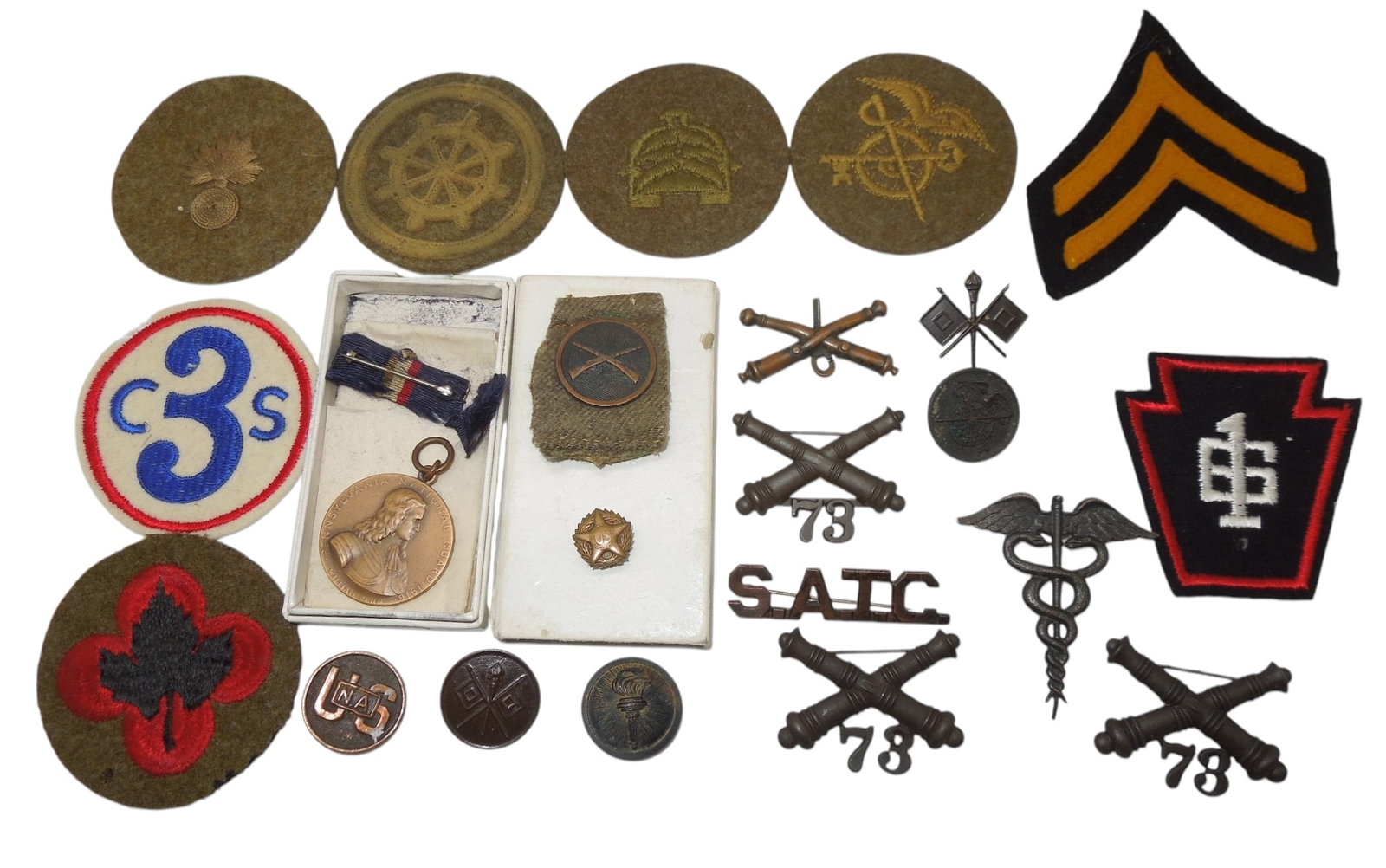 WWI US Army Armored Tank 43rd Division Patches Pins Insignia Medals: Original as shown.