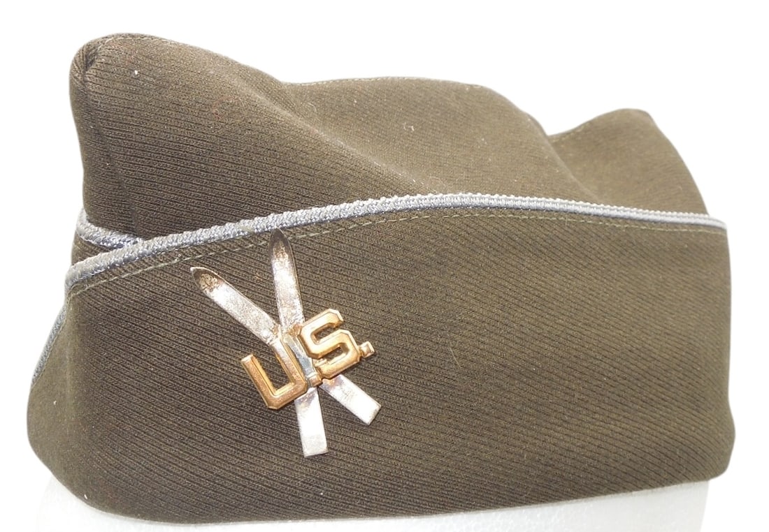 WWII US Army 10th Mountain Division Infantry Ski Pin Garrison Cap Hat: Original unnamed overseas cap with a clutch back unmarked Ski Pin on it. Cap shows wear from use and is a small size.