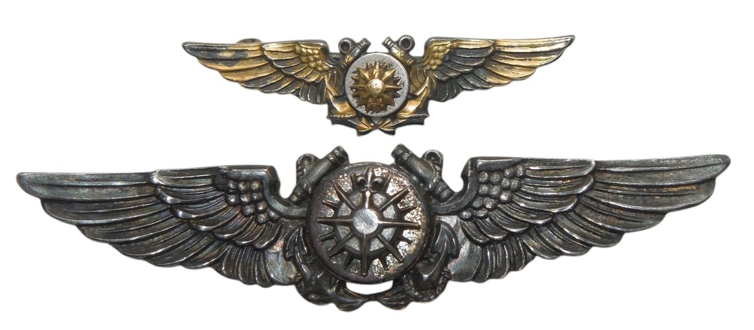 WWII US Navy Navigator Wings Amico & Hilborn Hamburger: Lot of two wings- One full sized and one shirt sized, marked by maker and 1/20th 10K gold.