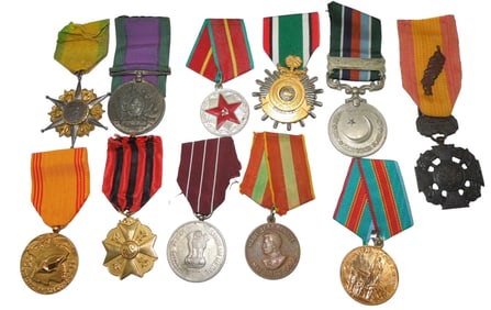 Lot WWII - Cold War Worldwide Medals Russia Pakistan Vietnam France