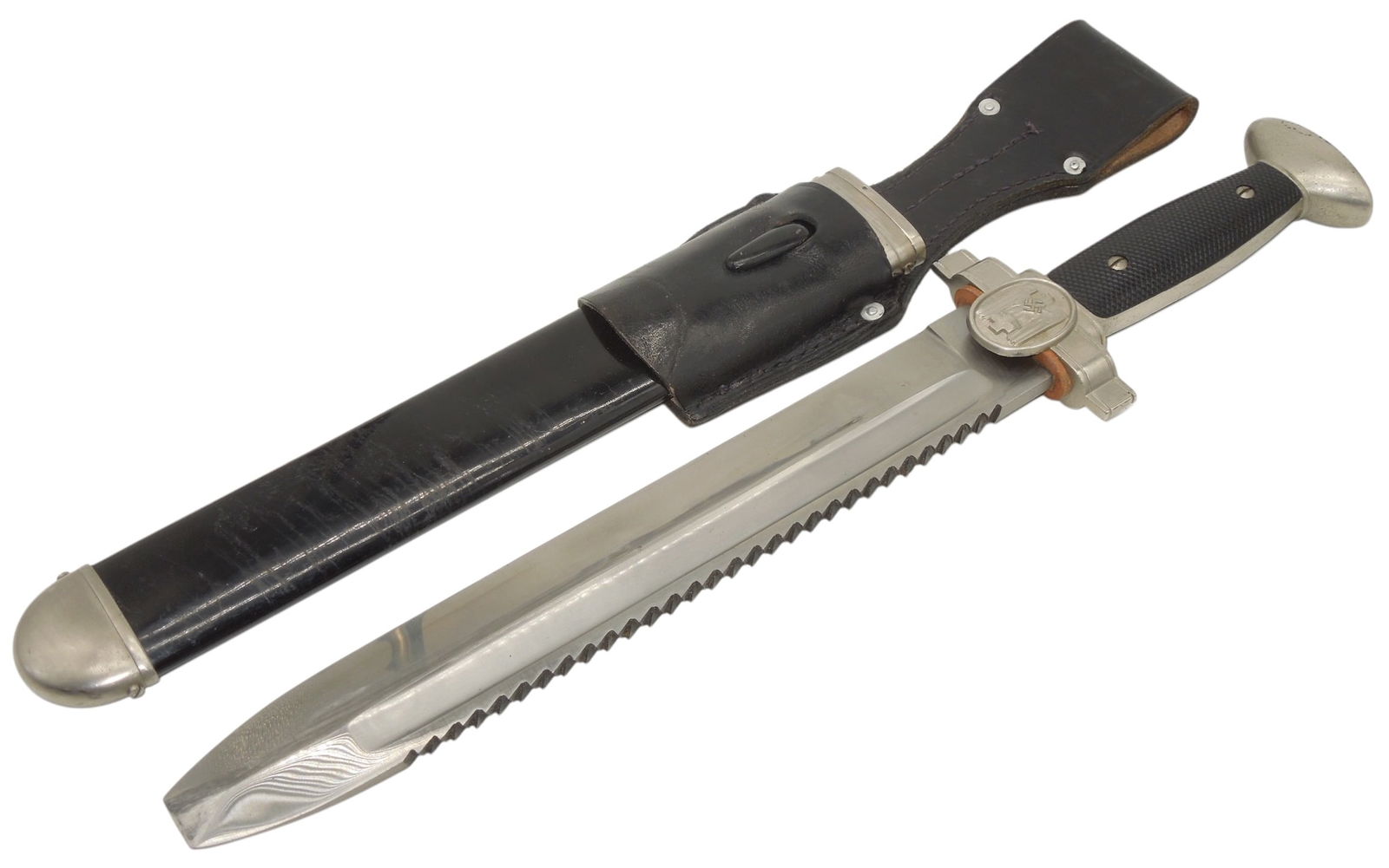 WWII German Red Cross Military Hewer Dagger & Scabbard Frog: Maker marked blade, original WWII era setup. Very good condition.