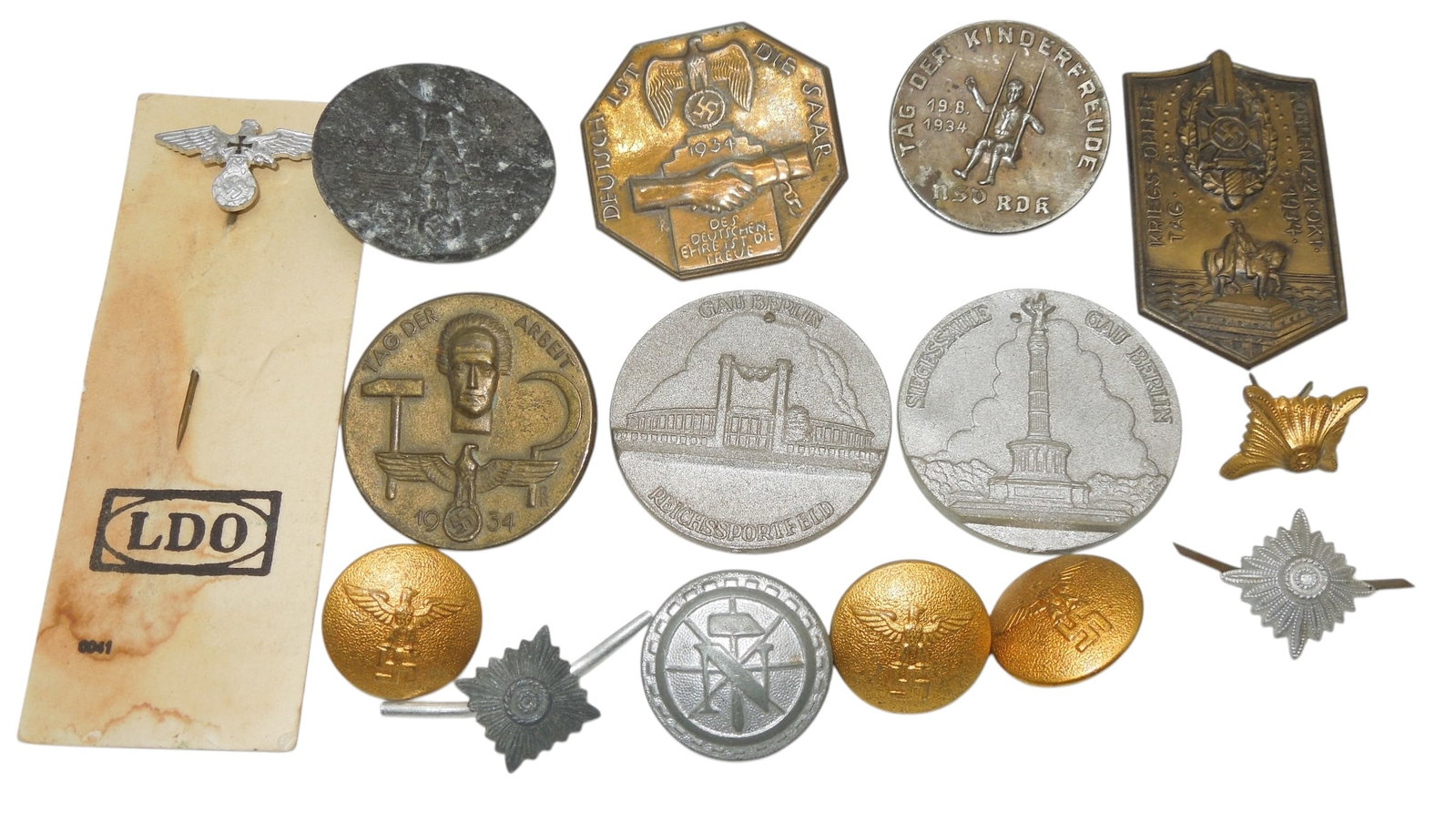 Lot (15) WWII German Buttons Tinnies Pins Stick Pin: WWII as shown.