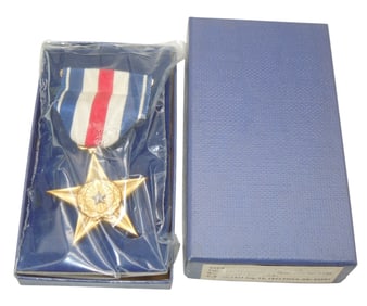 WWII US Army Silver Star Slot Brooch Medal in 1943 Philadelphia QM Box