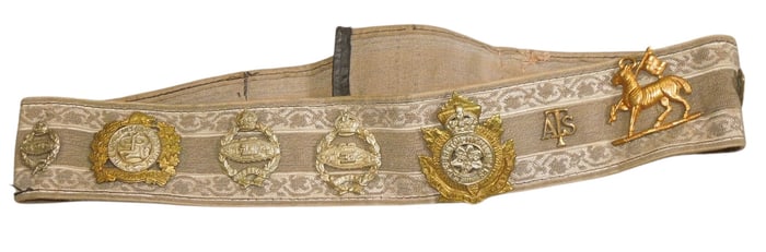 WWI British Army Helt & Cap Badges Armored Corps