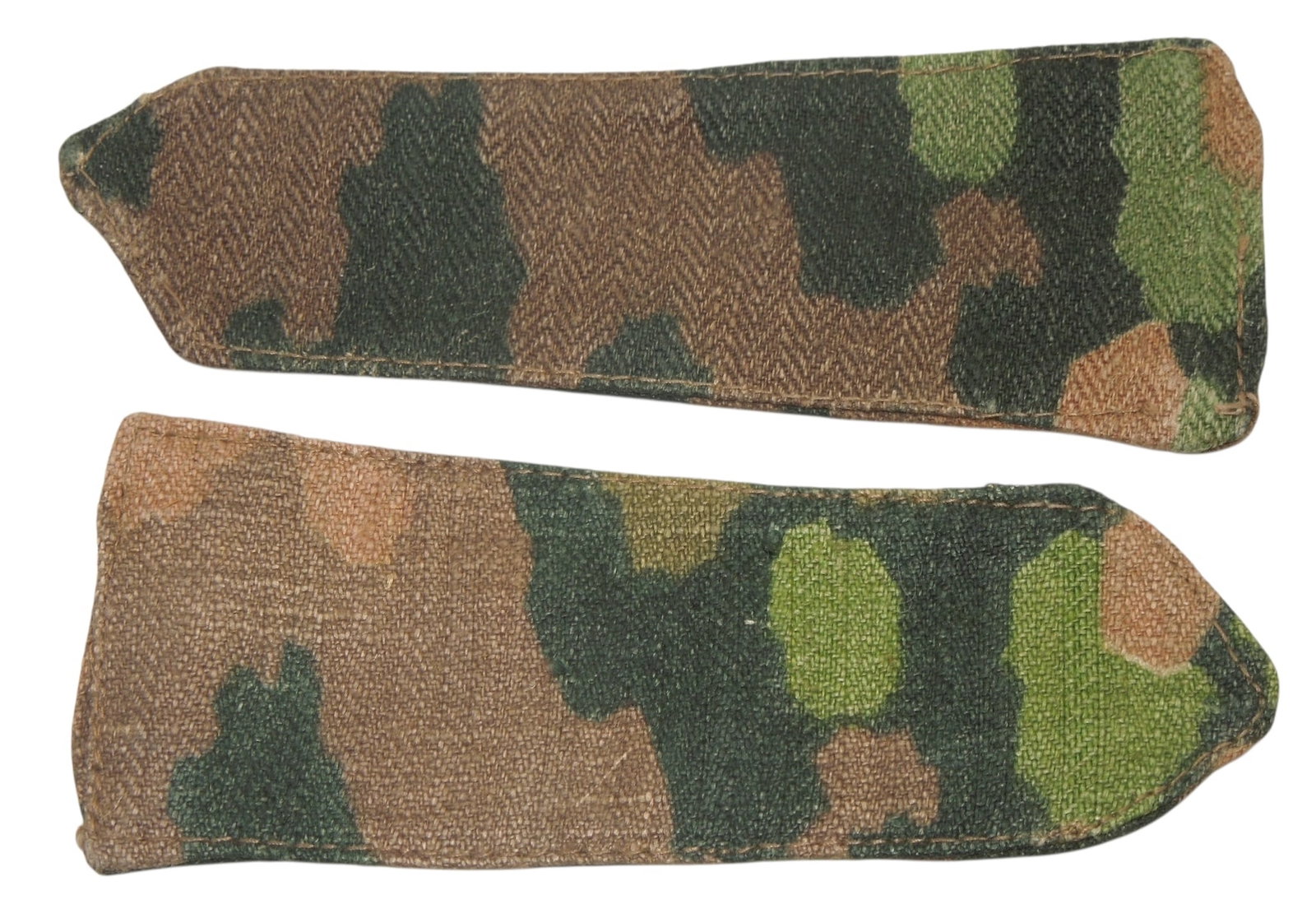 WWII German Dot Camo HBT Panzer Military Shoulder Boards (1 of 2)
