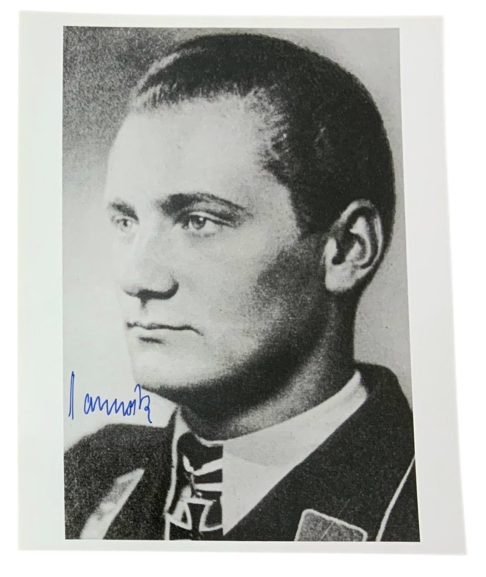 WWII German Luftwaffe Fighter Pilot Gunther Hannak Knights Cross Signed Photo (1 of 3)