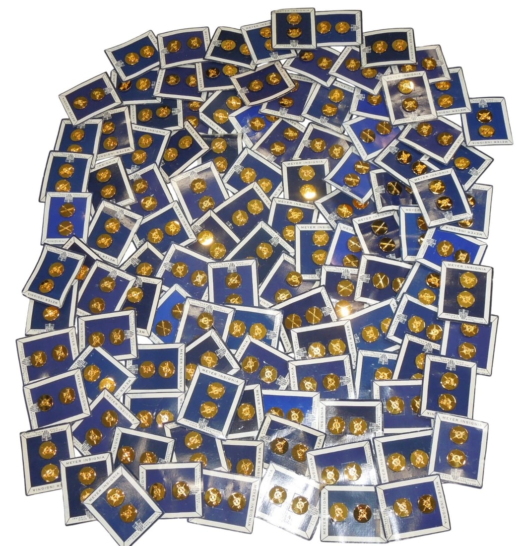 Huge Lot Modern US Army Collar Discs Pins Insignia (1 of 6)