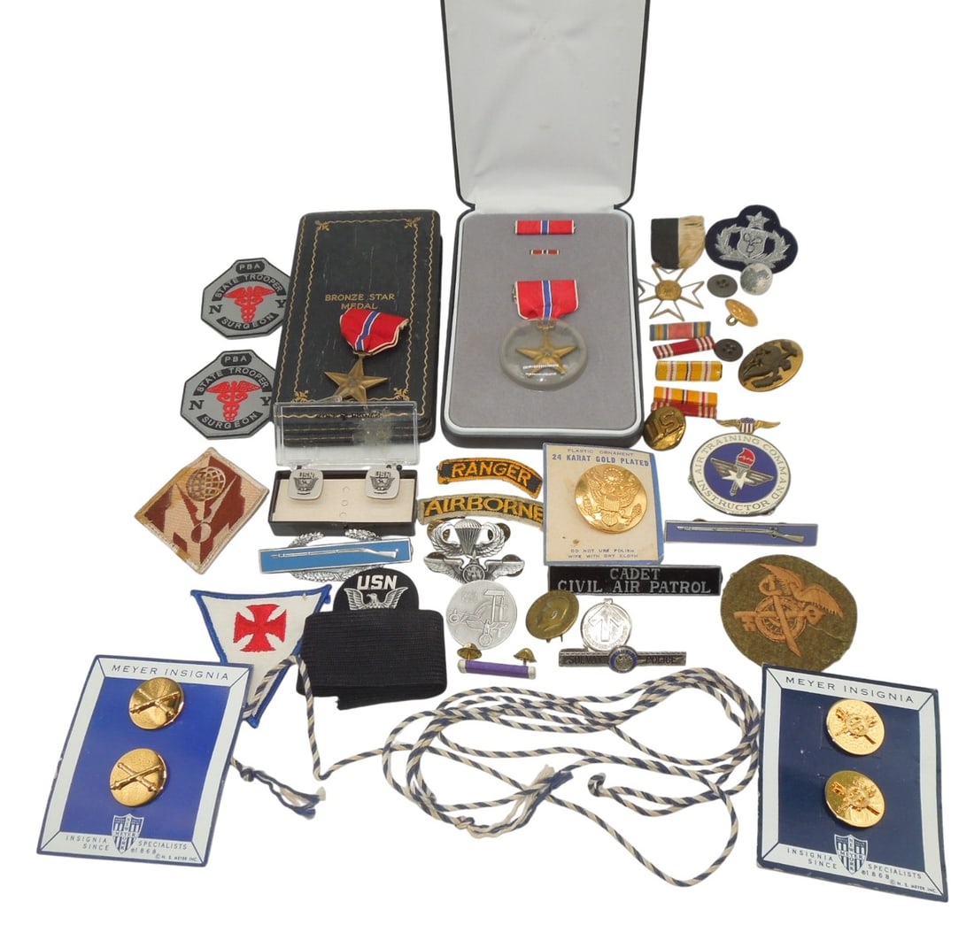 WWII - Modern Military Medals Pins Indignia Ribbons Airborne Bronze Star (1 of 9)