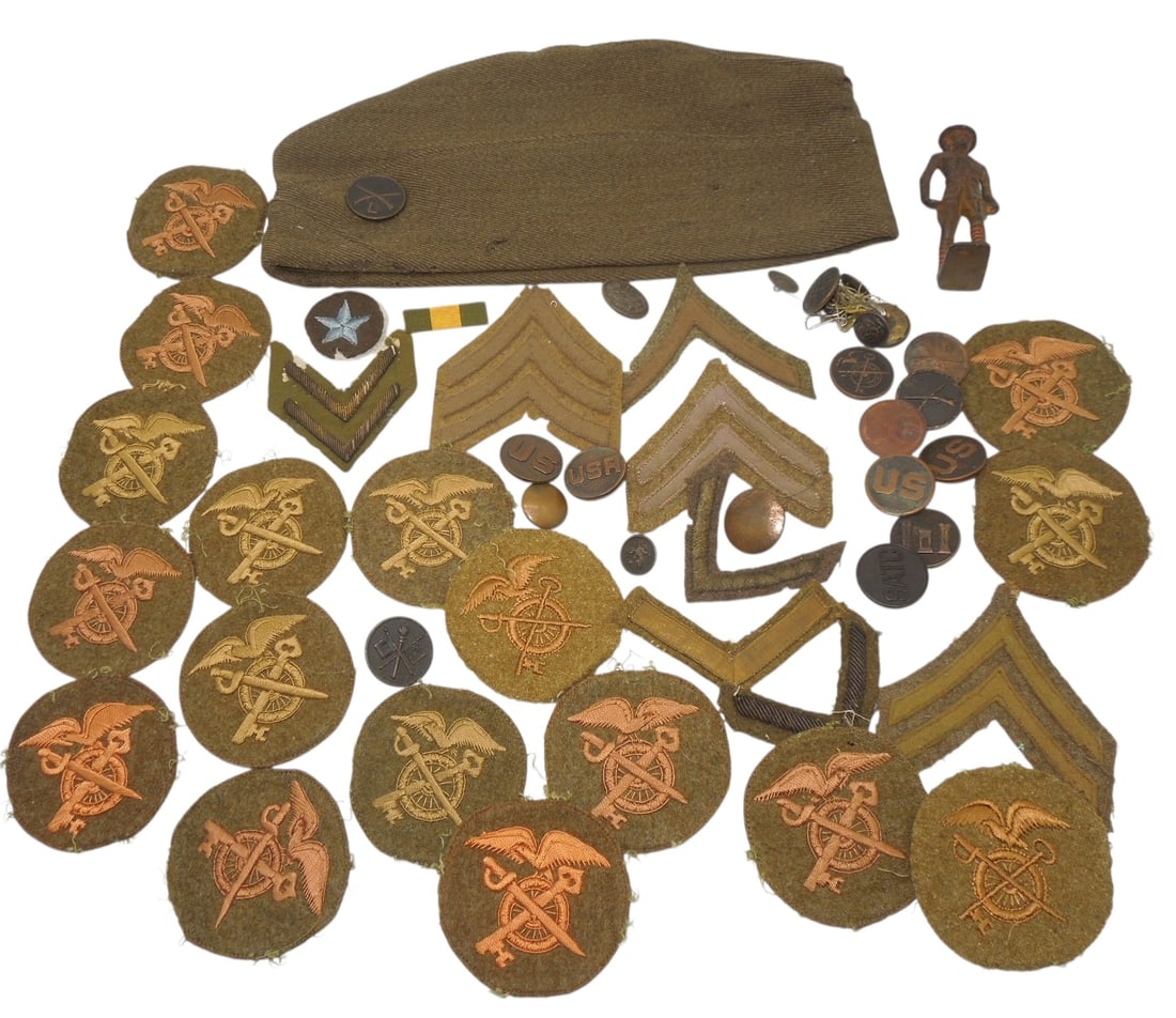 WWI US Army Garrison Cap Stripes Patches Buttons Collar Discs Lot (1 of 10)