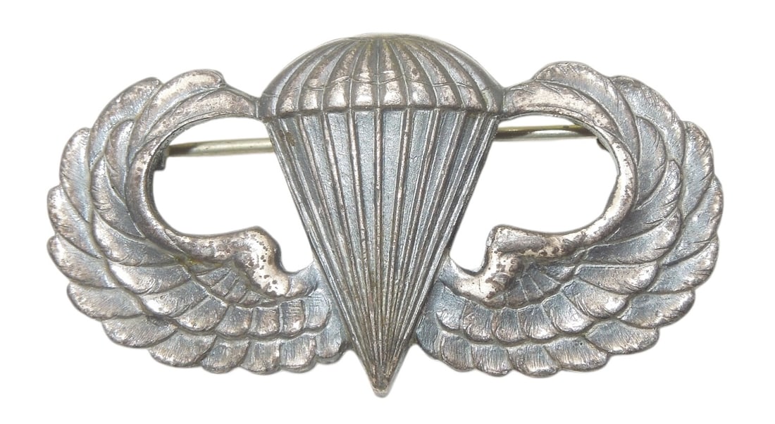 WWII US Army Sterling Paratrooper Parachutist Airborne Wings Pin