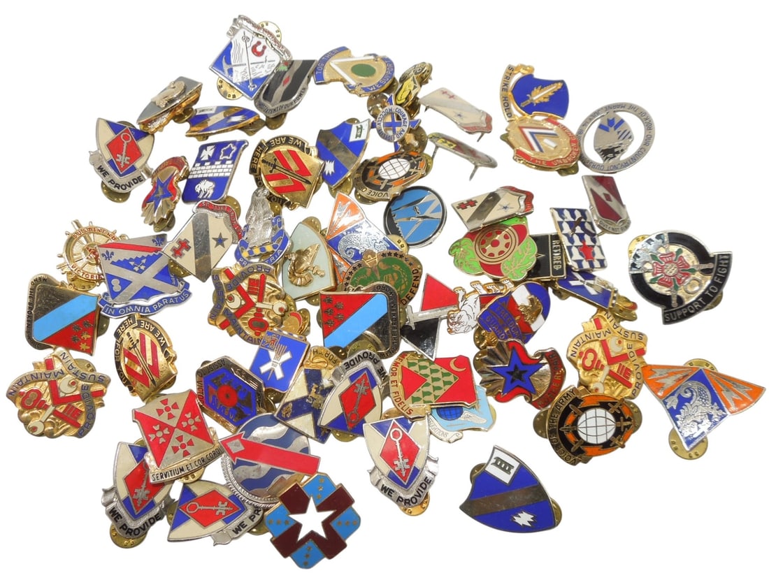 Vietnam War Era Lot US Army DUI Crests Pins Insignia (1 of 5)