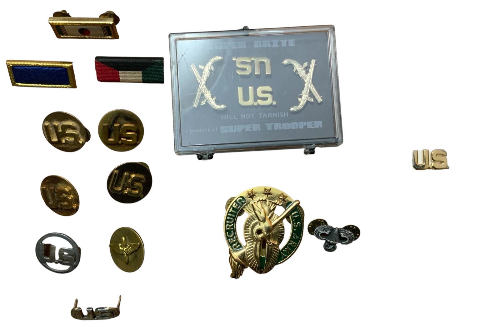 WWII - Post War US Army Insignia Lot