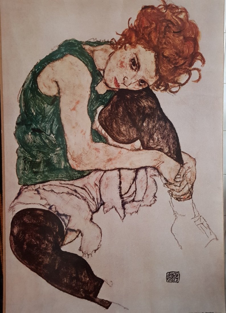 Egon Schiele: Egon Schiele, "Donna seduta", glossy paper, printed in Italy,with serial number,Signed and dated in plate.It is sold unframed, Aproxx. measures 90x60cm.Tube Shipping, full insured