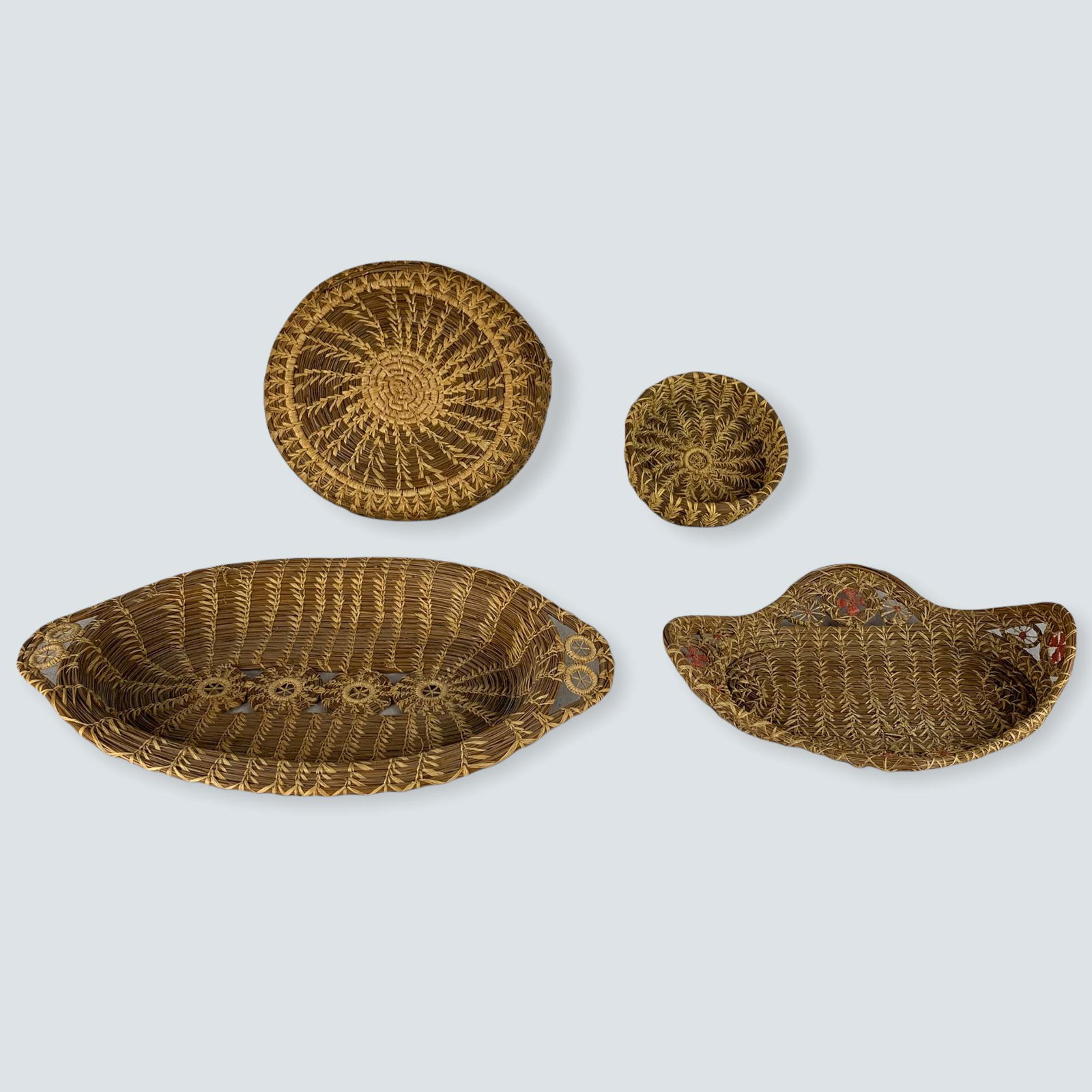 4 Vintage Pine Needle Baskets (1 of 1)