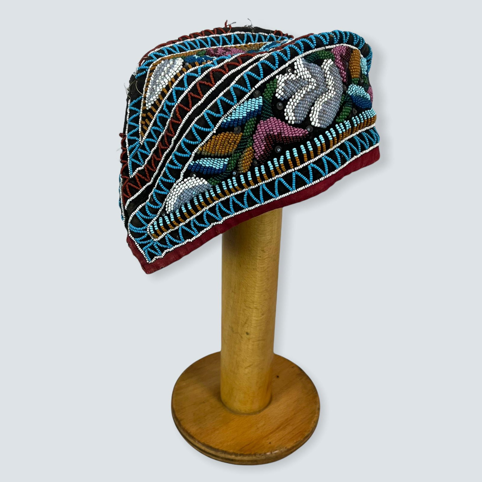 Early Fully Beaded Iroquois Indian Glengary Cap (1 of 2)