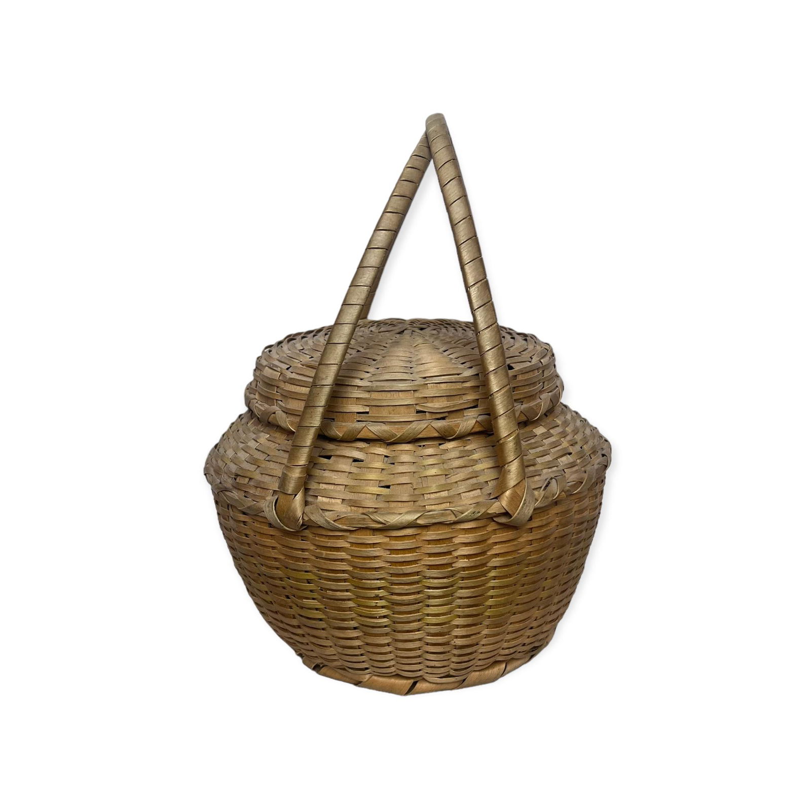 Very clean Winnebago Ho chunk Feather Basket (1 of 2)