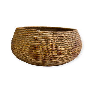 Native American California Mission Basket: Measures approx 3.5 inches x 6.5 inches.