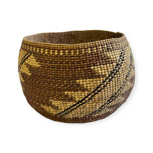 Northwest Coastal Open Basket (Hupa/Narok): Native American Basket measuring approx 3 x 4 inches in diameter.