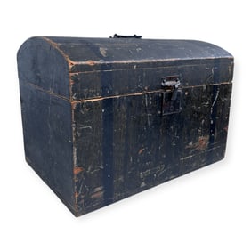 Wooden Dome Top Box With Grain Paint