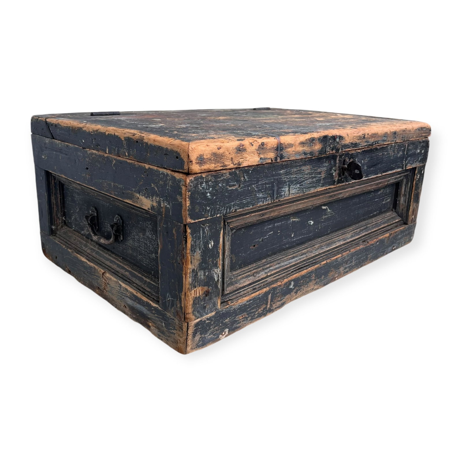 Wooden Carpenters Chest: Measuring approx 23.5 x 9.5 x 15.5 inches. Retaining original black and grey paint constructed of pine. Functioning lock and key.