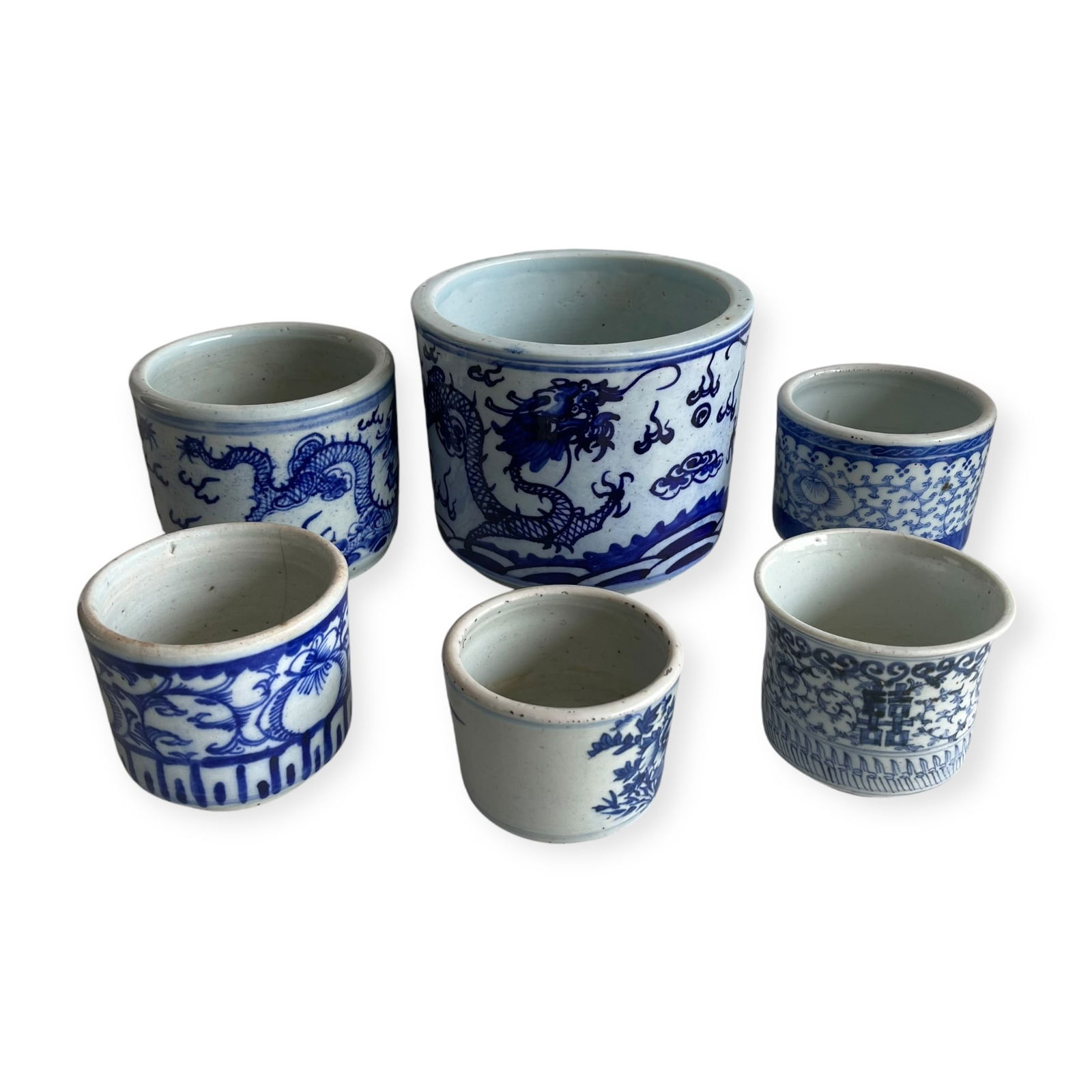 Collection of Antique Chinese Porcelain: 6 pieces in total, some with hairline cracks. The largest vessel measuring approx 6.5 inches in diameter x 8.5 inches in height.