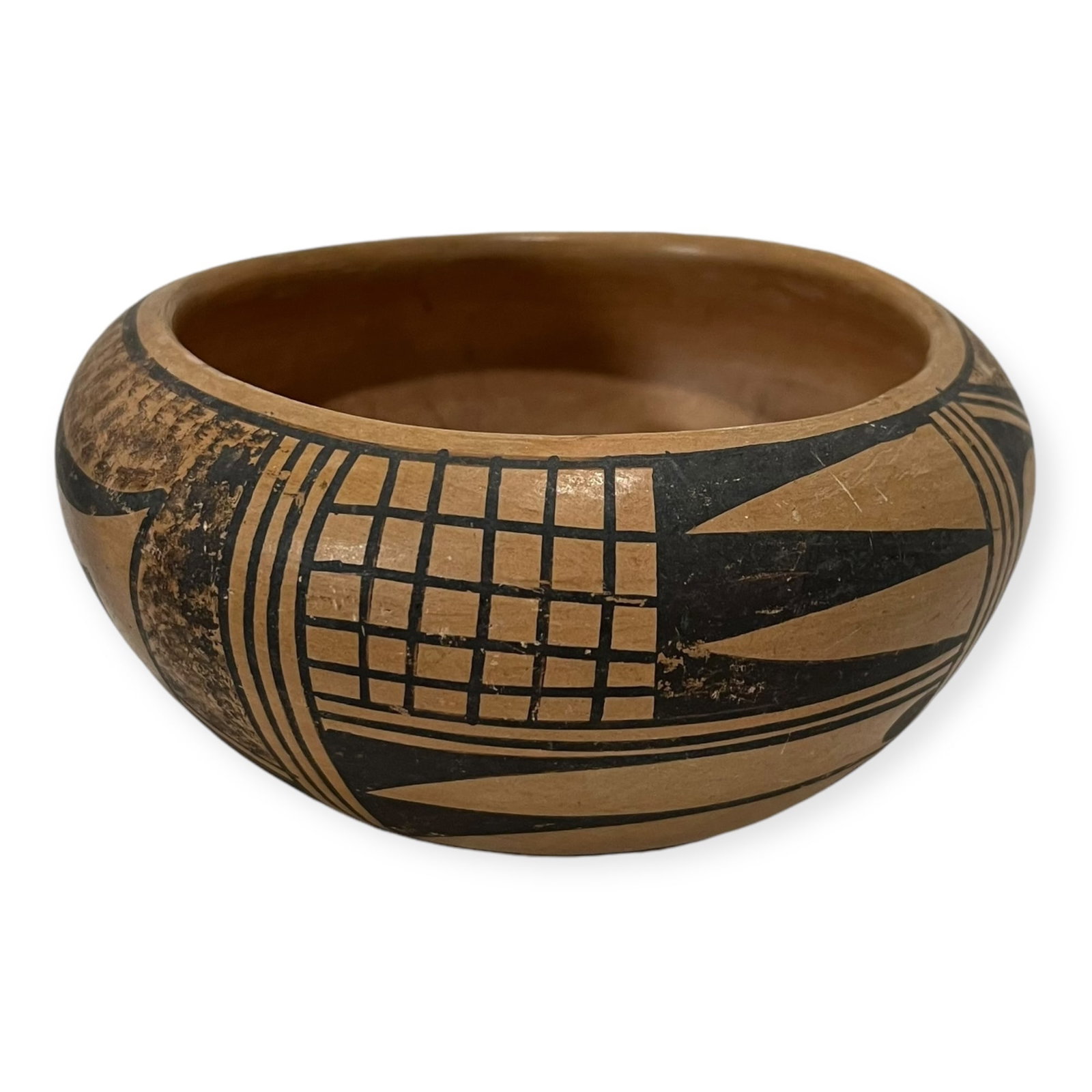 American Indian Pottery Bowl (Hopi): Measures 5.5 inches in width. Excellent condition.
