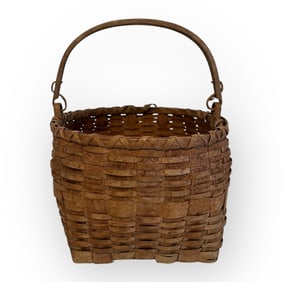 Swing Handled Ho-Chunk Picnic Basket