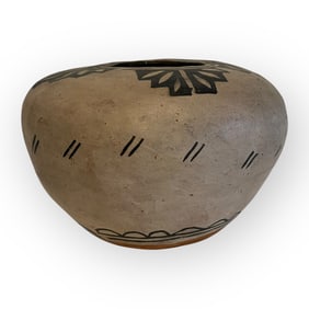 Early Cochiti Seed Jar