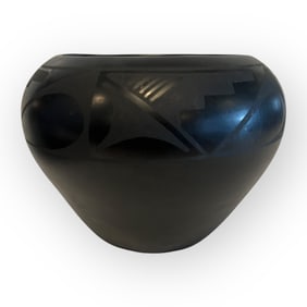 Large Maria Martinez San Ildefonso Storage Jar (1887-1980)