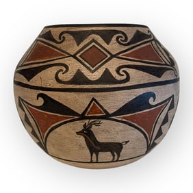 Heartline Zuni Pottery Storage Jar (Josephine Nahohai, 1912-2007)