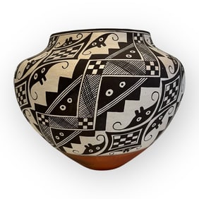 Massive Acoma Pottery Olla (Lolita Concho, 1914-2000)