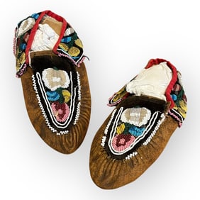 Great Lakes Beaded Native American Moccasins