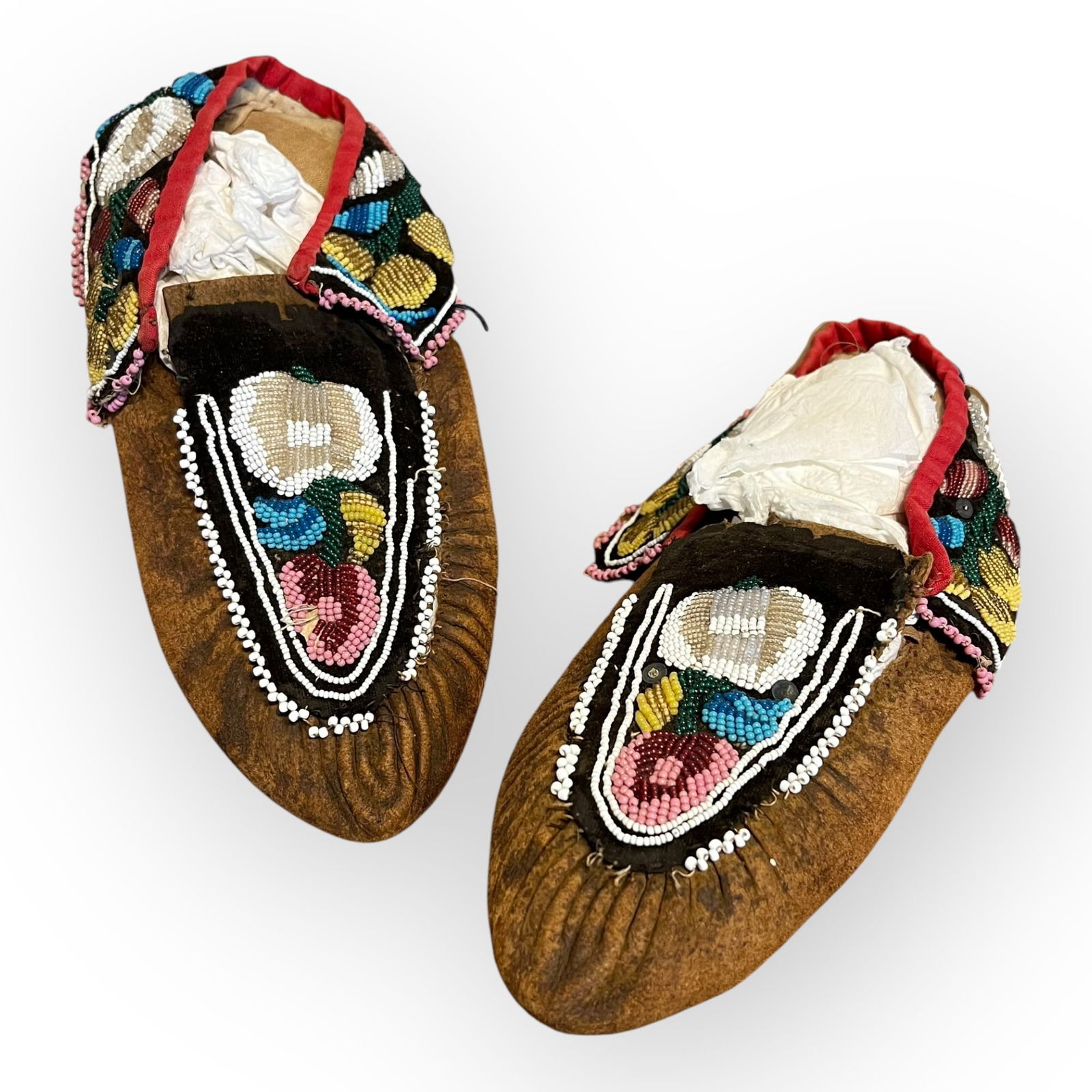 Great Lakes Beaded Native American Moccasins (1 of 2)