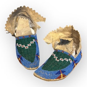 Lakota (Sioux) Adult Beaded Moccasins