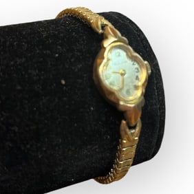 Petite Bulova Ladies Vintage Wristwatch