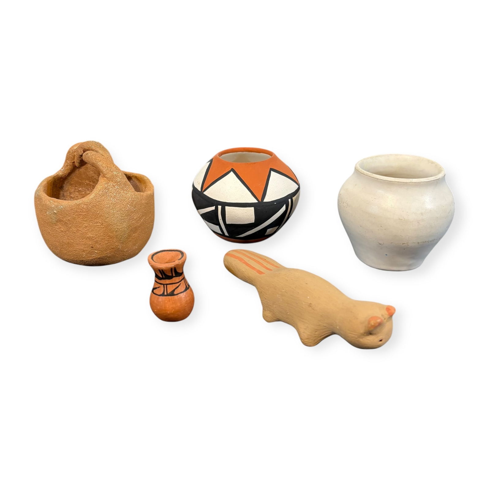 Group of 5 Pieces of Miniature Southwest Pottery (1 of 2)