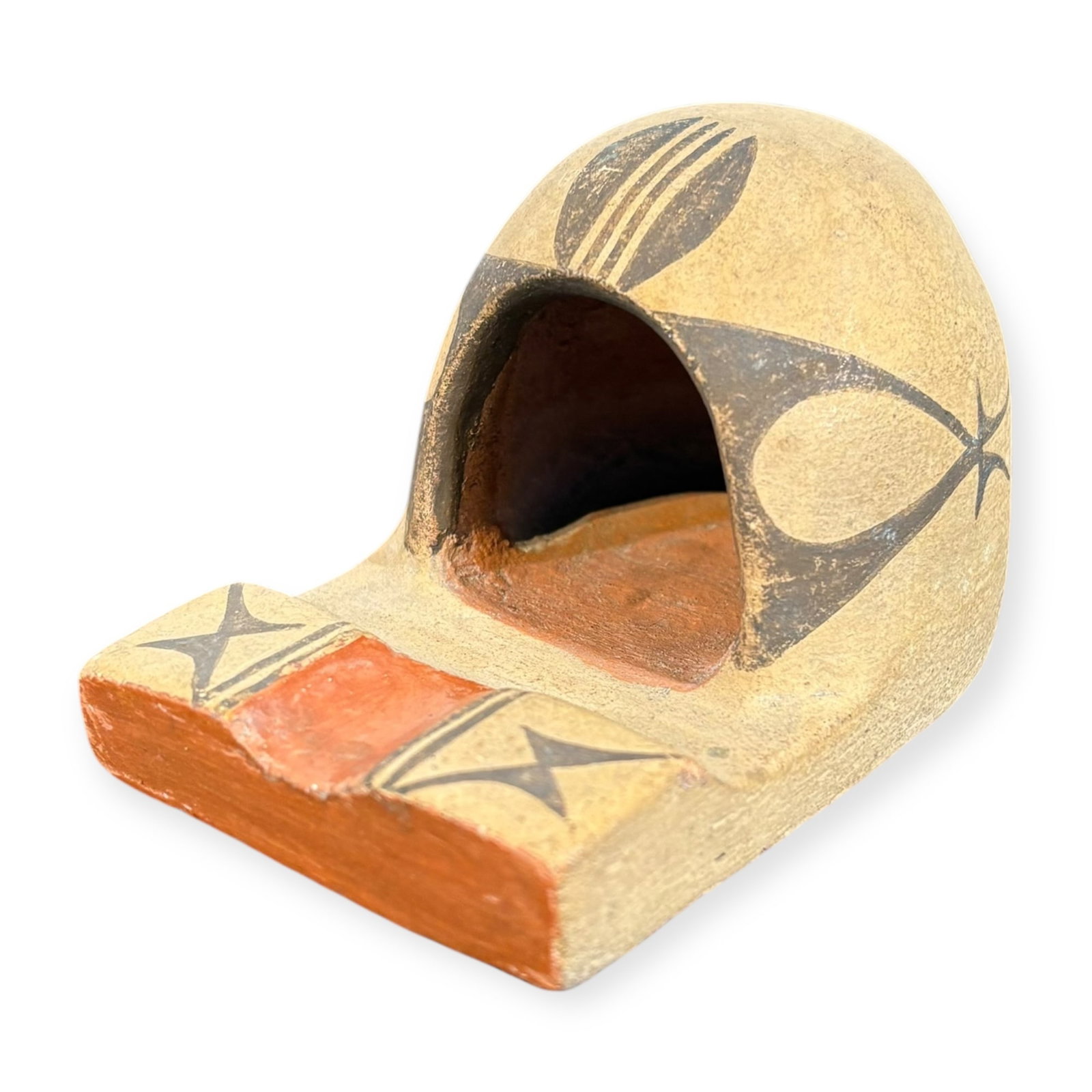 Santo Domingo Miniature Pottery Horno Ash Tray: Measuring approx 3.5 x 2 inches. In good condition.