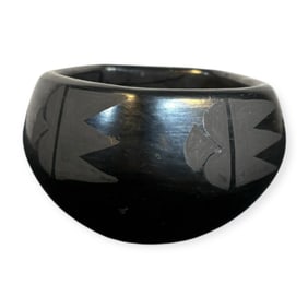 Pentagon Shaped Santa Clara Black Pottery Bowl (Genevieve Suazo)
