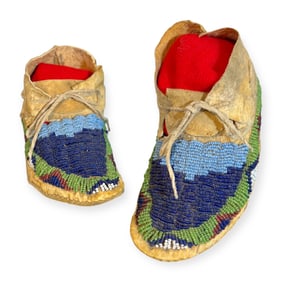 Excellent Sioux 19th C. Childs Moccasins