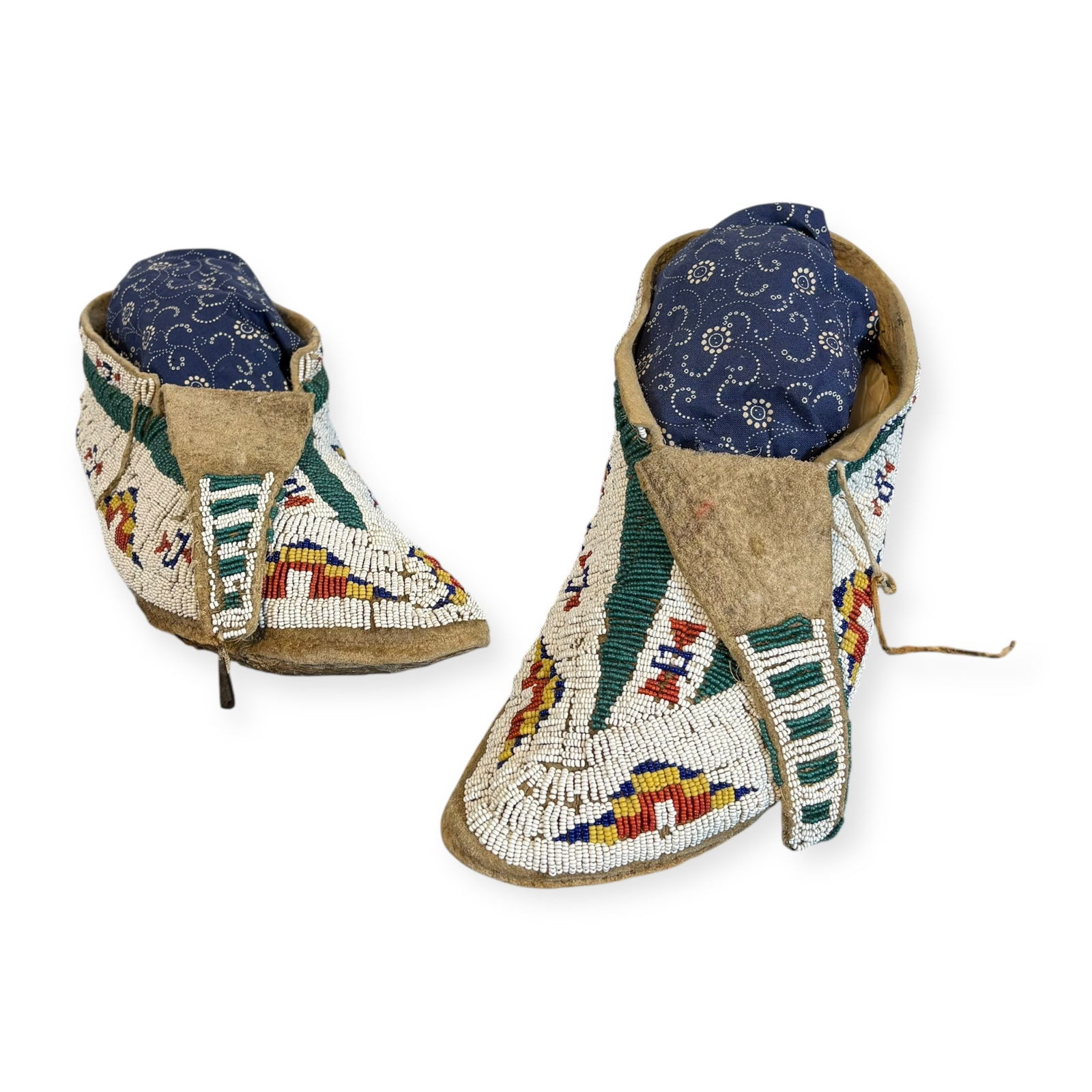 Fully Beaded Plains 19th C Moccasins (1 of 4)
