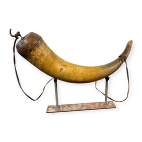 Superb Early Engraved American Powder Horn