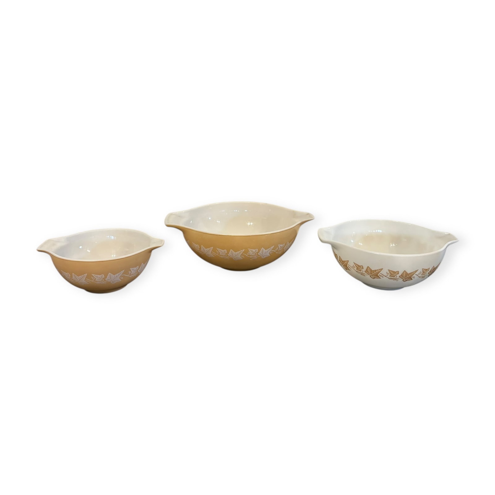 Set of 3 Graduated Sandalwood Ivy Leaves Pyrex Handled Mixing Bowls (1 of 1)