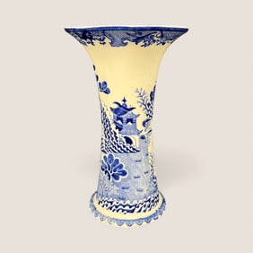 Masons Blue Willow 10 Inch Vase