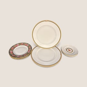 12 Wedgewood Bone China Plates