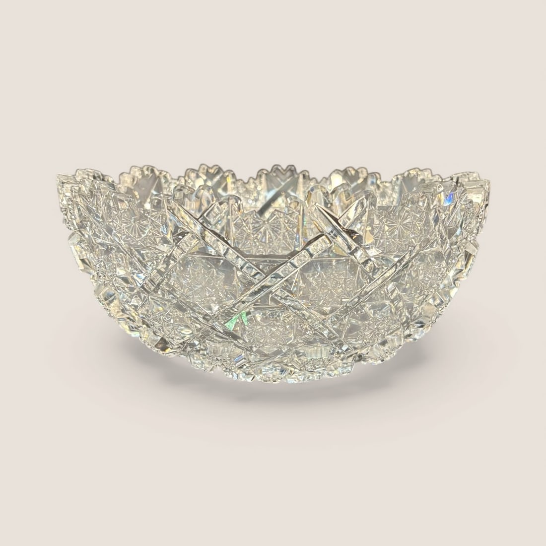 American Brilliant Period Cut Glass Bowl: A 8 x 4 inch American Brilliant Period cut glass bowl. Excellent condition