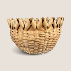 1920's Curly. Que Top Native American Indian Basket