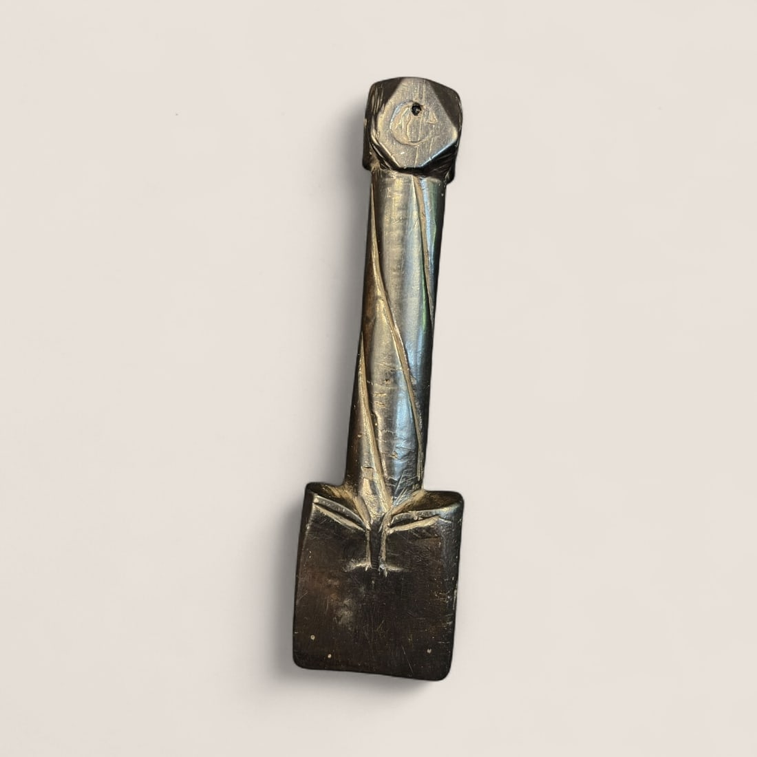 Fine Sailors Seam Rubber With Carved Figures (1 of 2)