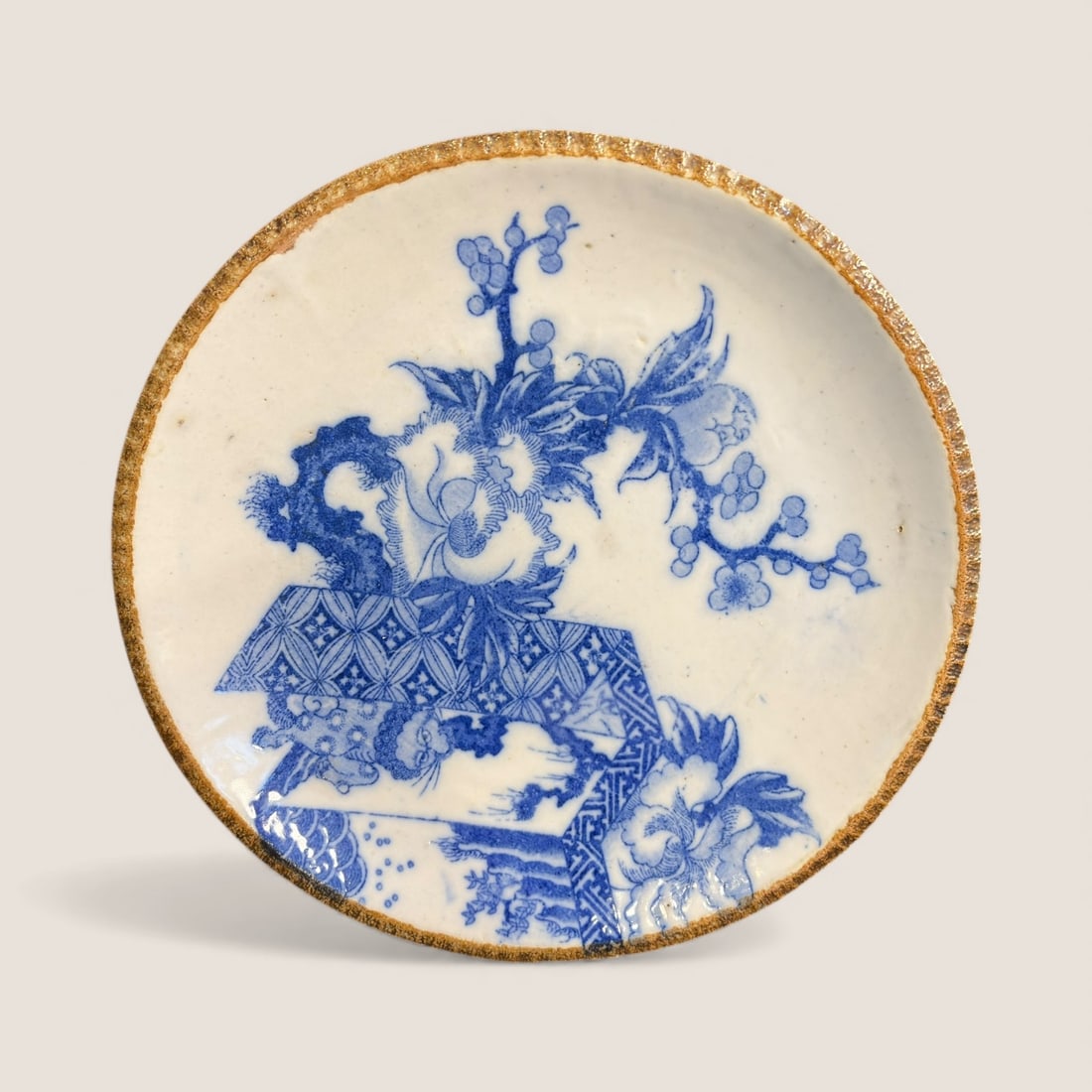 Imari Japanese 9 1/2 Inch Plate: A 9 1/2 inch Japanese Imari plate. Excellent Ziebarth's is pleased to offer in-house shipping on all items purchased in our auctions. You can arrange for in-house shipping through Ziebarth's after the