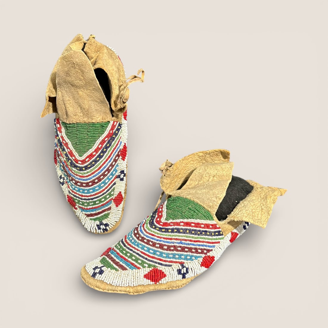 Rare Sioux Adult Moccasins (1 of 2)