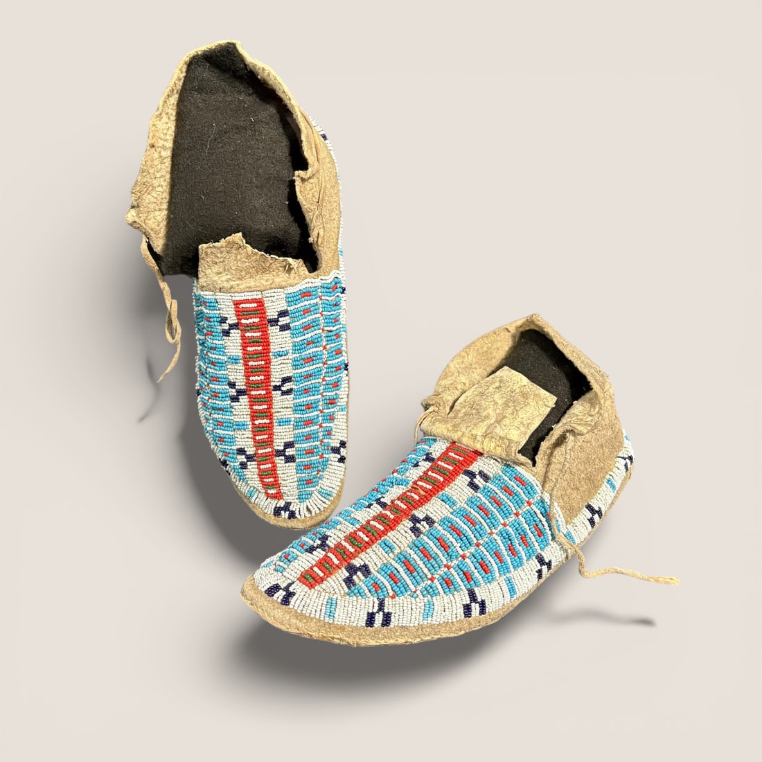 Fully Beaded Plains (Sioux) Moccasins (1 of 3)